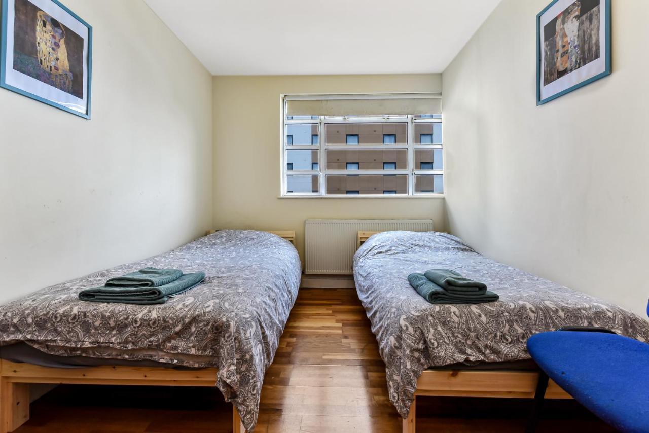 Spacious 2 Bedroom Apartment In Ealing Broadway エクステリア 写真